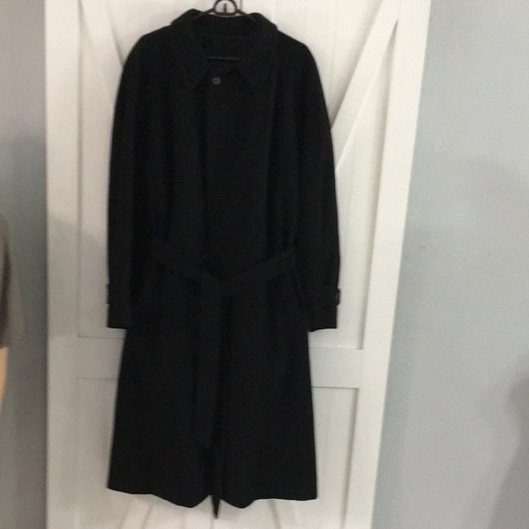 Cardinal of Canada 100% Cashmere Coat. Size 42R